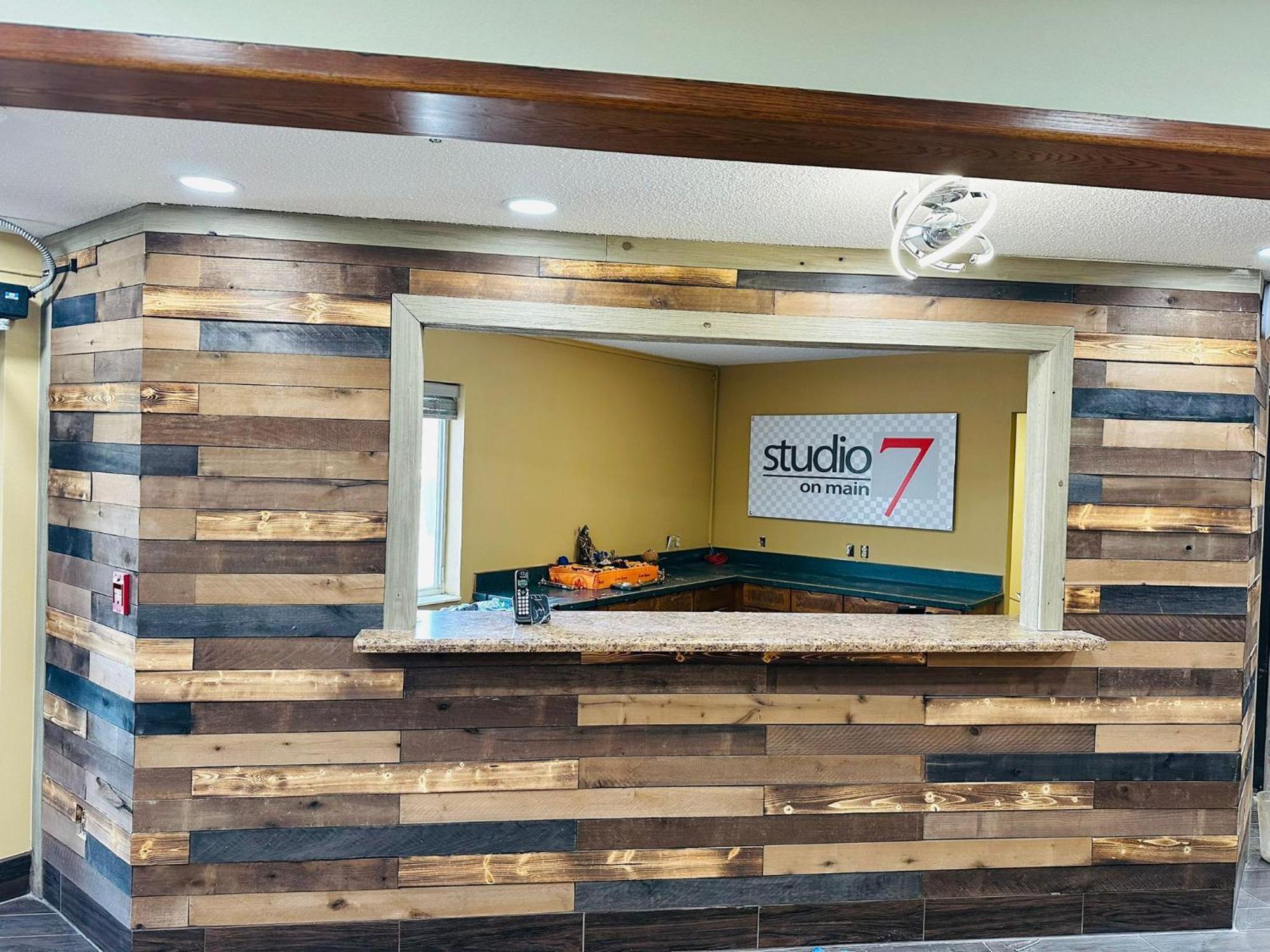 Studio 7 On Main West Fargo Bagian luar foto